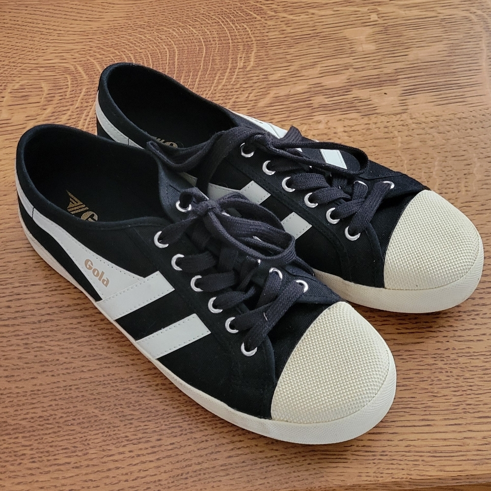 Gola Classic Tennis Shoes - Black / Off-white
